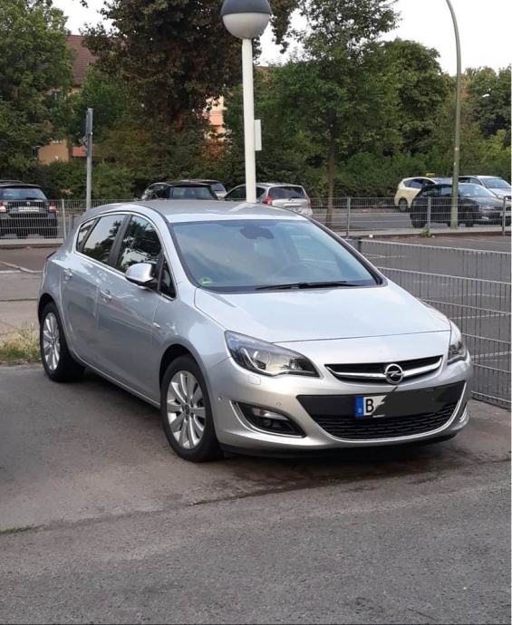 Opel Astra Exclusive Automatic 165ks