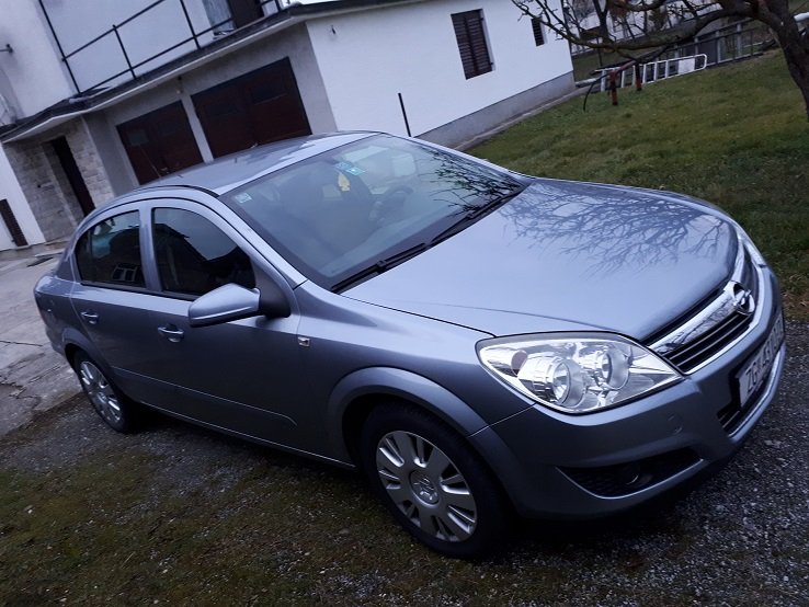 Opel astra h sedan