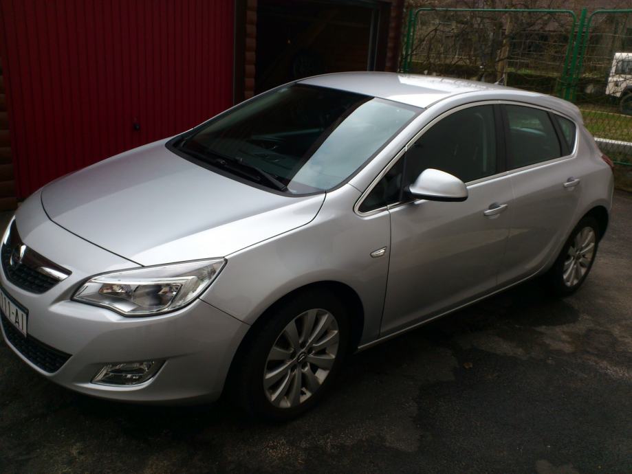 Opel astra j cosmo