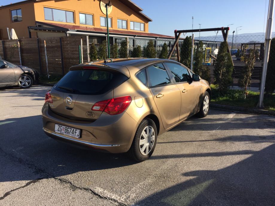 Opel astra j 2014