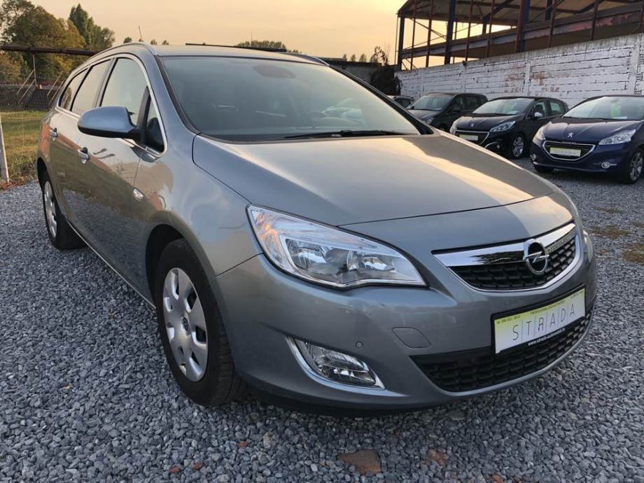 Opel Astra J Karavan 1.7 CDTI park senzori,polu koza...