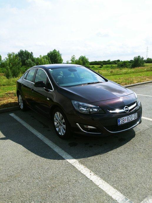 Opel astra j sedan