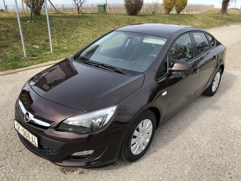 Opel astra j sedan