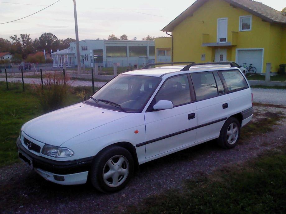 Opel Astra Karavan caravan club 16v