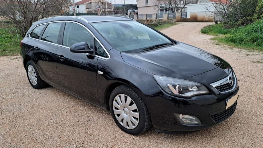 Opel Astra Karavan  1,7 CDTI Sport..Nije uvoz,.92kw...Veliki servis...