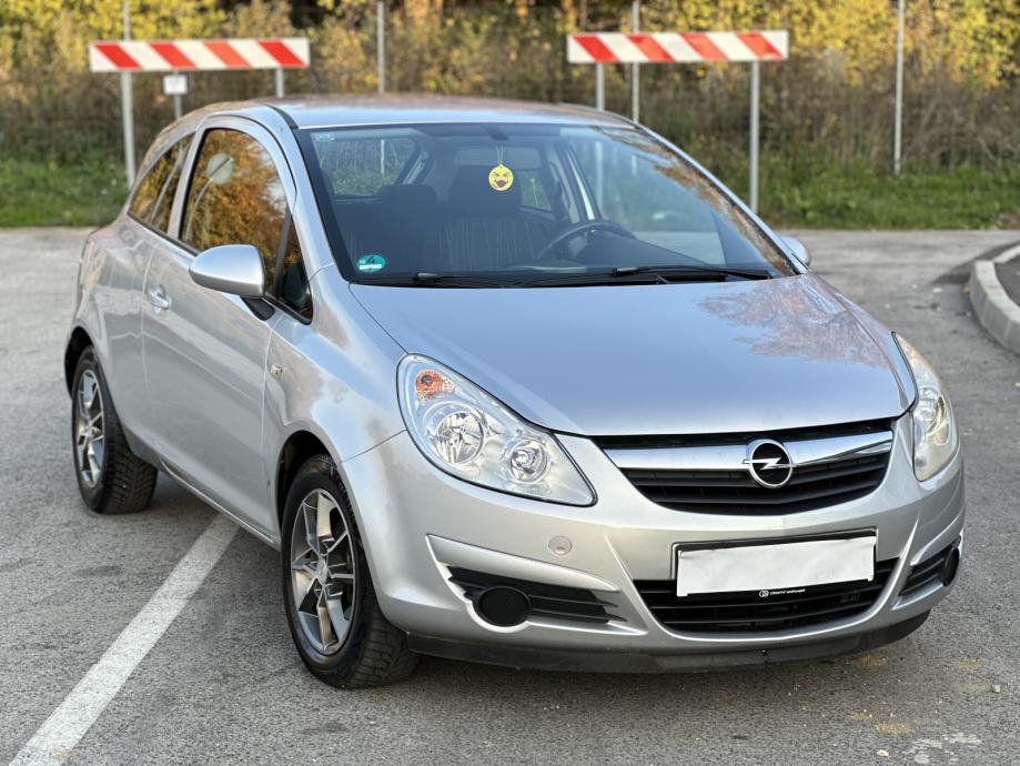 Opel Corsa D 1,0 12V ESSENTIA “KLIMA”ALU FELGE” EL PAKET” ZG