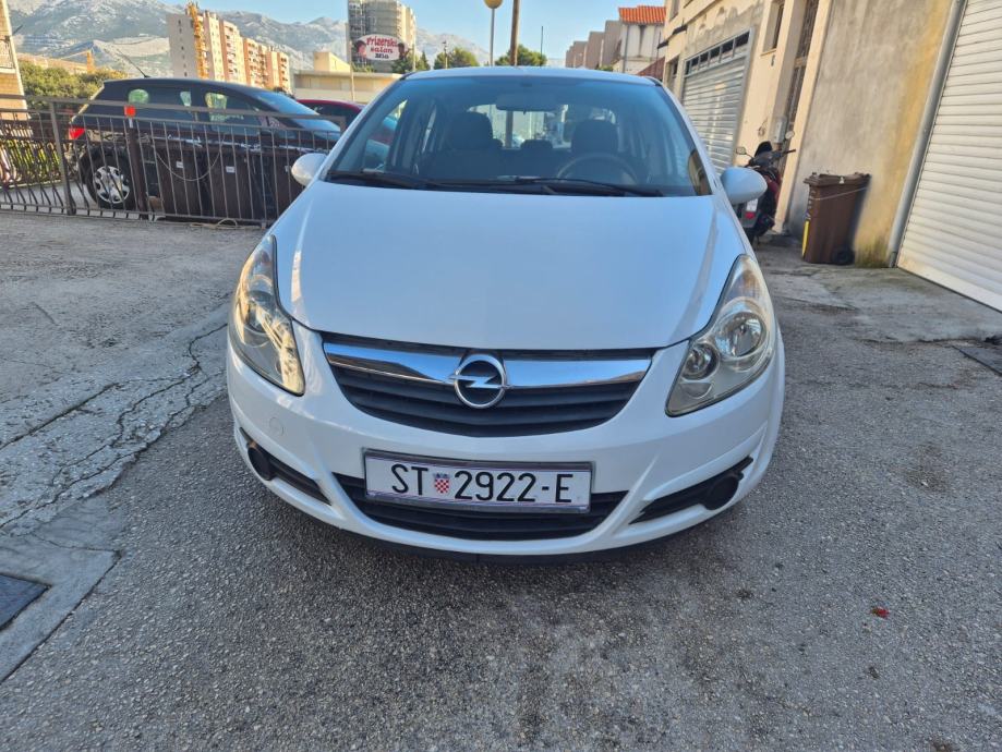 Opel Corsa 1,2 16V automatik HR AUTO REG 06/2025