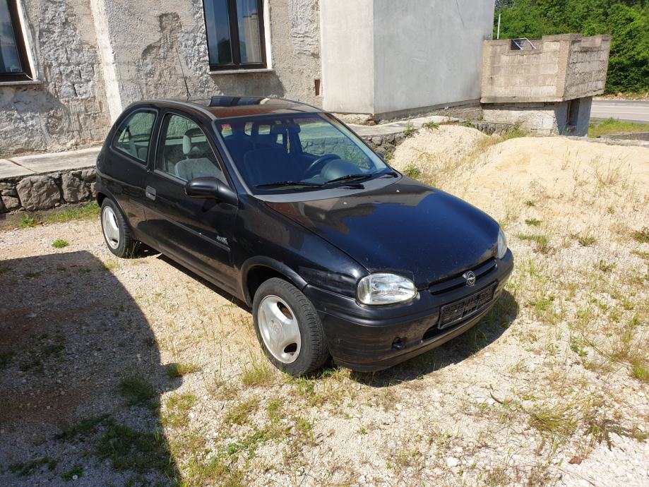 Opel corsa 1996