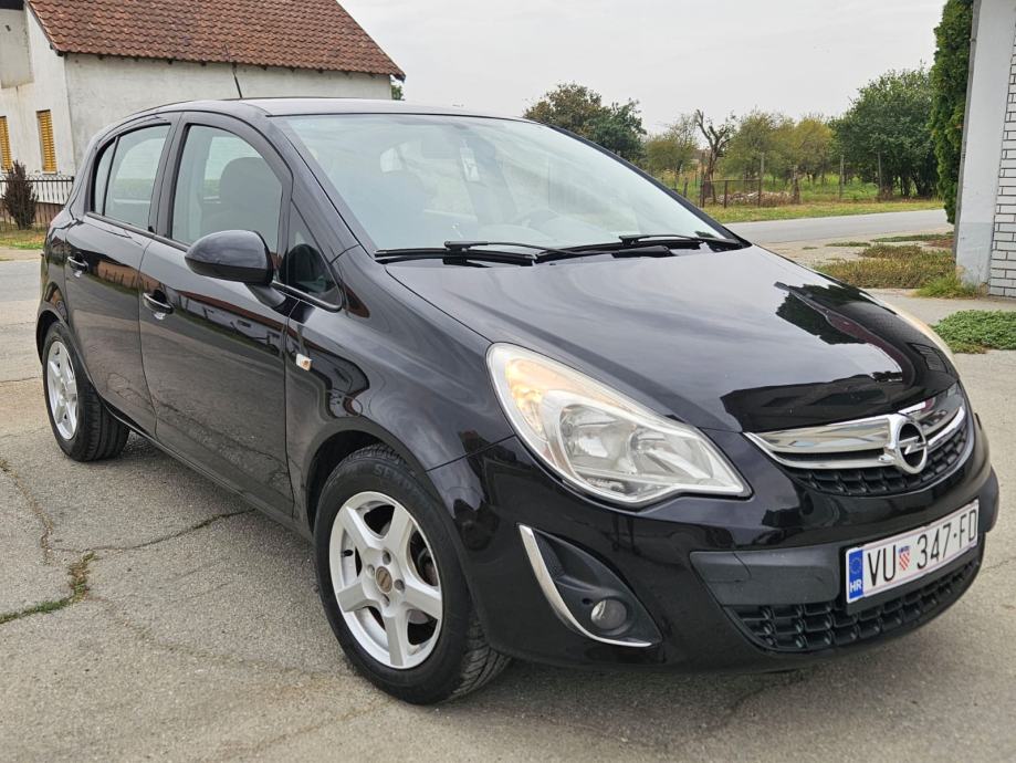 Opel Corsa 1,3 CDTI - full servisna, veliki ekran, MF, alu, REGA 07/25