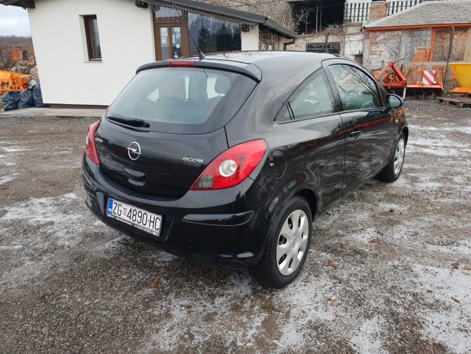 Opel corsa 2009 года