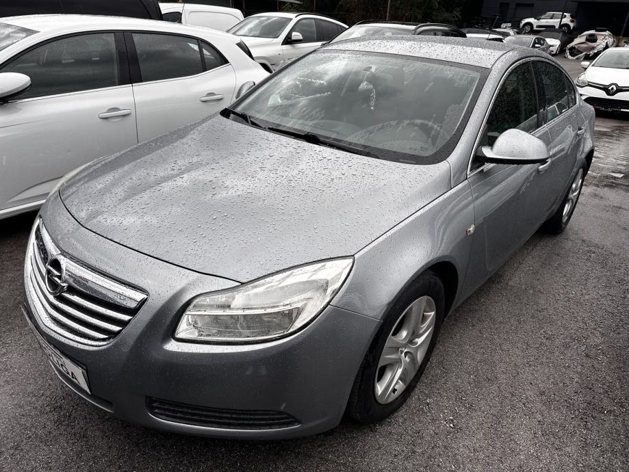 Opel Insignia 2,0 CDTI ODLIČNO STANJE  REG. DO 12.2024