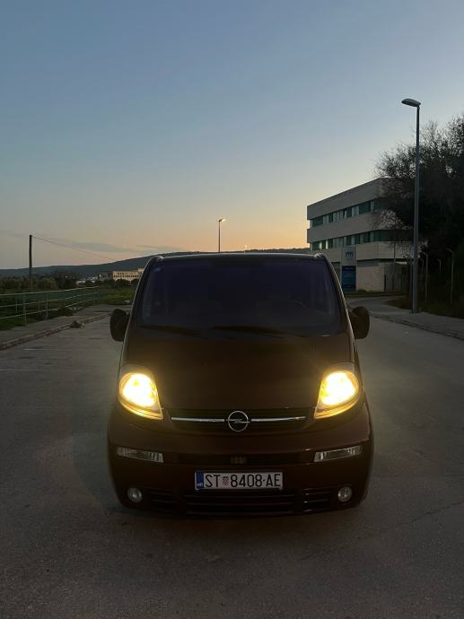 Opel Vivaro 2,5 CDTi 2004