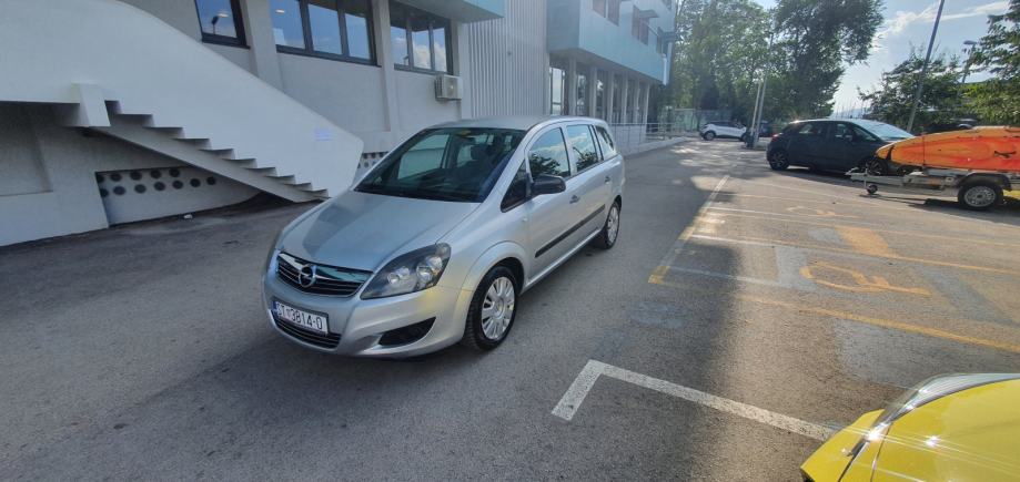 Opel Zafira 1,6 i. NIJE UVOZ ORGINAL 160 000 KM