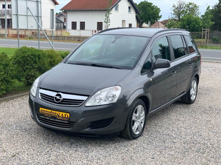 Opel zafira 2010 года