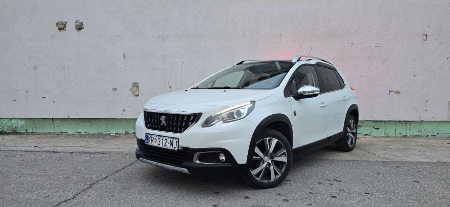 Peugeot 2008 1.2,AMBI LIGHT,PANORAMA,KAMERA,KOŽA,REGA 1 GOD,NEMA 5%