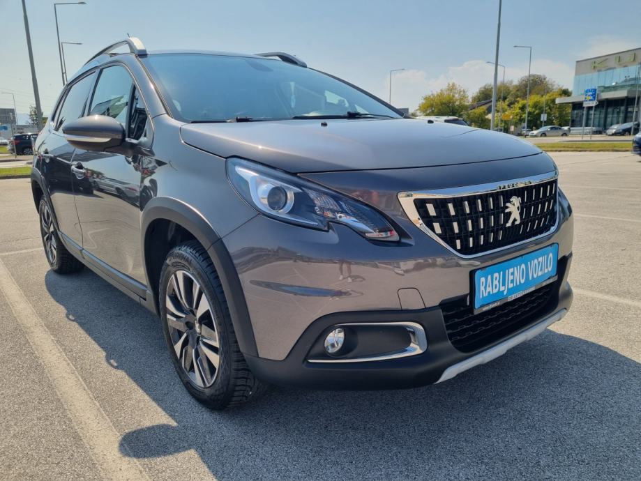 Peugeot 2008 1,2 PureTech ALLURE