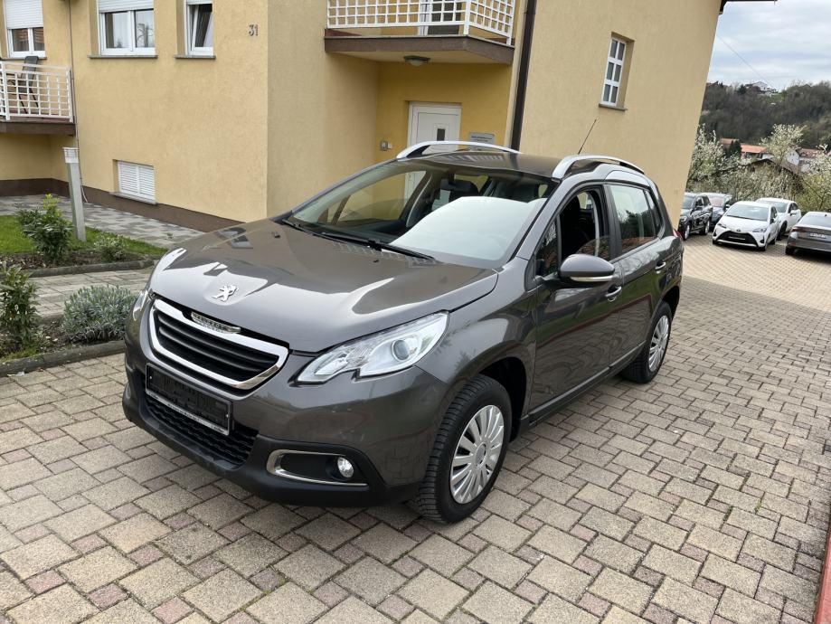 Peugeot 2008 1,2 STYLE  **AKCIJA 8.999€**REG. 1 GODINU**