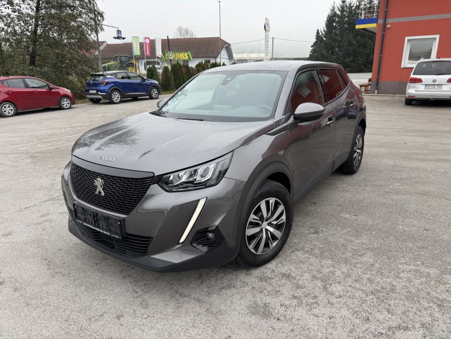 Peugeot 2008 1,5 BlueHDI 110PS-NAVIGACIJA-LED-PDC-KAO NOV-