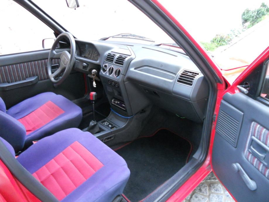 Peugeot 205 gti салон