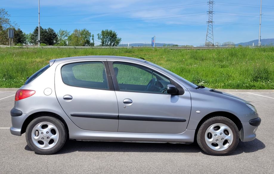 Peugeot 206 1,4 HDi 2004, registriran do 7.2025.