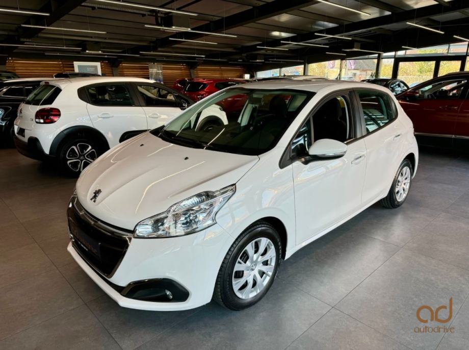 Peugeot 208 1,2 PureTech NAVI • 82.000KM • LEASING RATA: 139,00 €