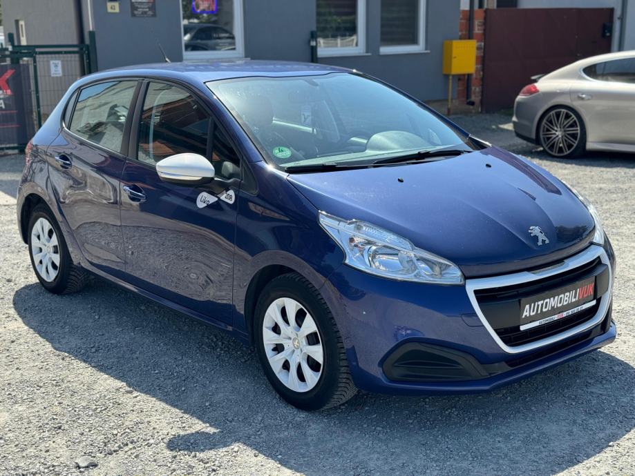 Peugeot 208 1,2 PureTech - prvi vlasnik, servisna, klima, 5 vrata, top