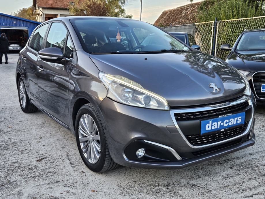 Peugeot 208 1,2 "SIGNATURE"-47000km-NAVI-LED-SERVISNA-GAR.