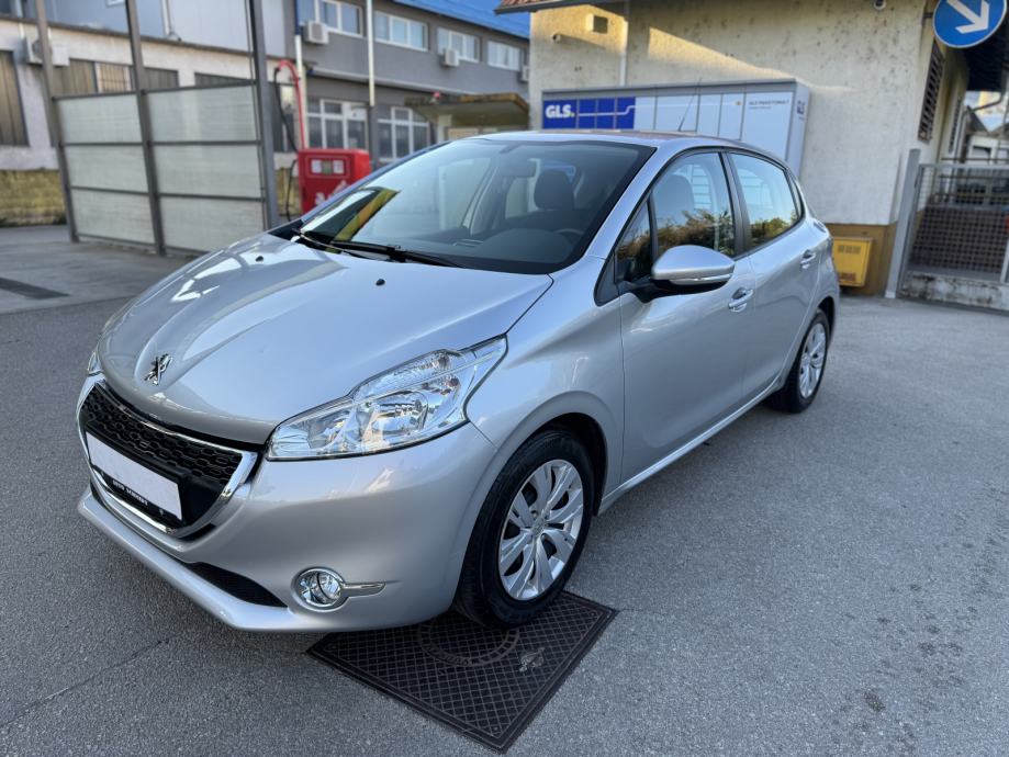 Peugeot 208 1,2 VTi #93.000 KM #VELIKI SERVIS