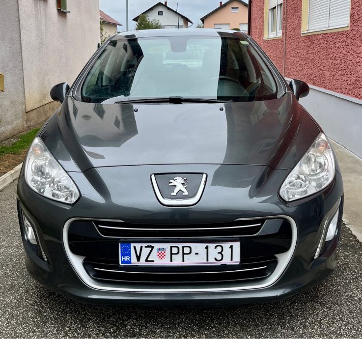 Peugeot 308 1,6 e-HDi ,6 brzina,LED,ALU,VELIKI SERVIS