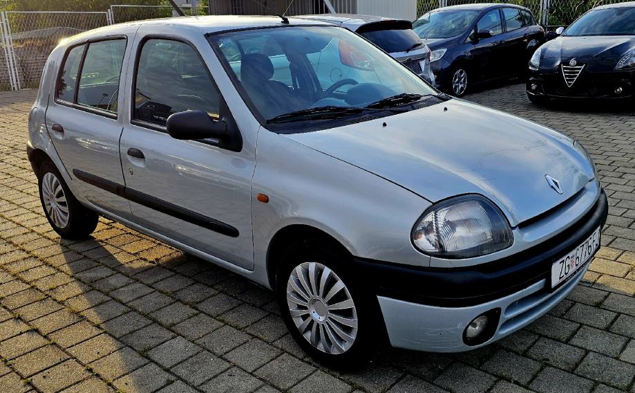 Renault Clio 1,4 benzin,nove gume regan do 23.07.25