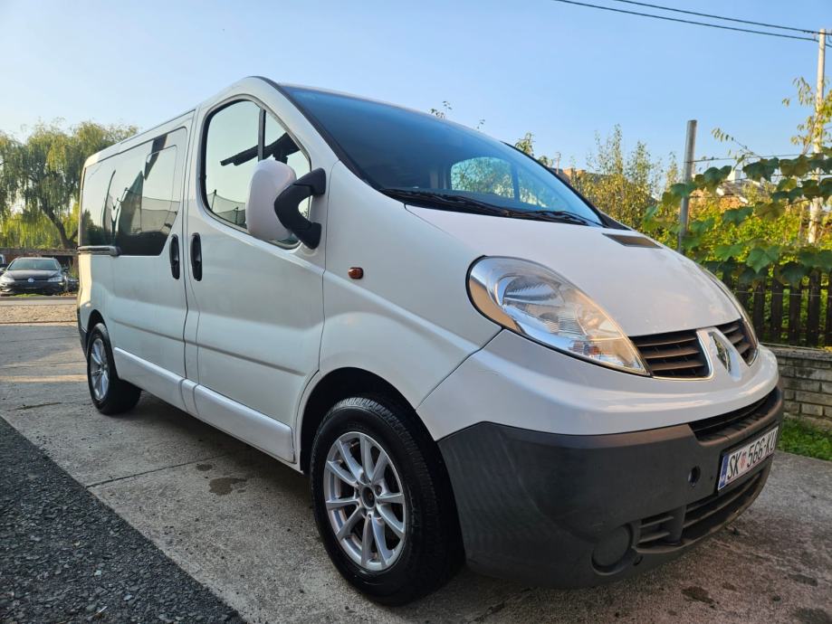 Renault Trafic 2,0 dCi 9 sjedala