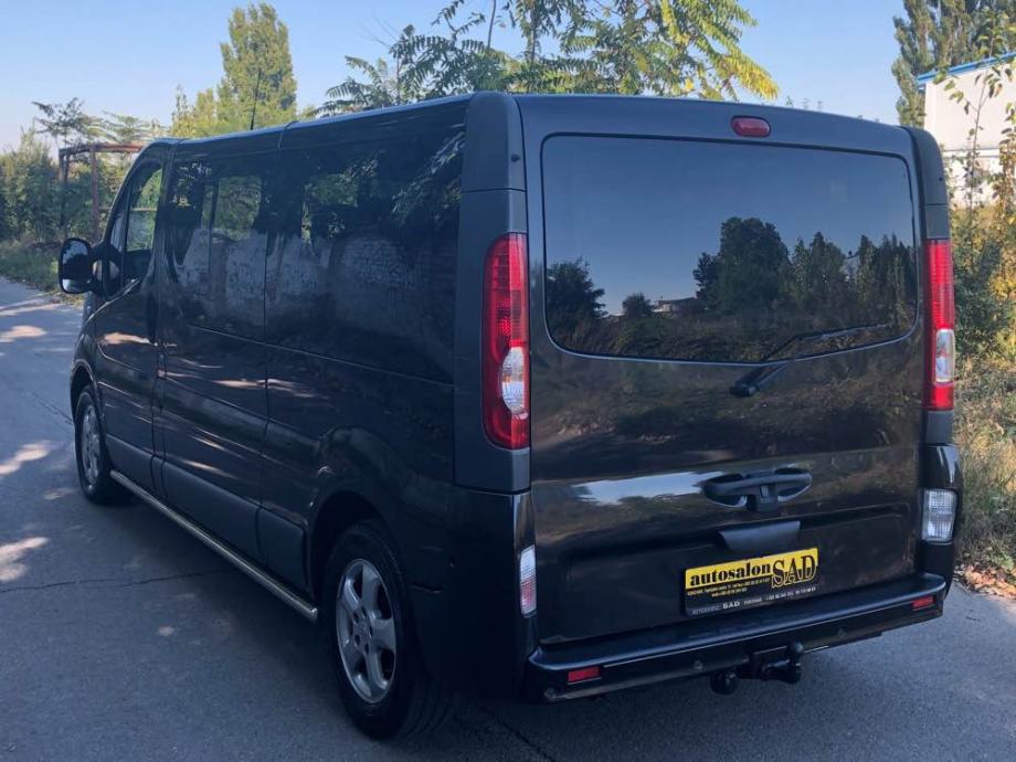 Renault trafic black edition