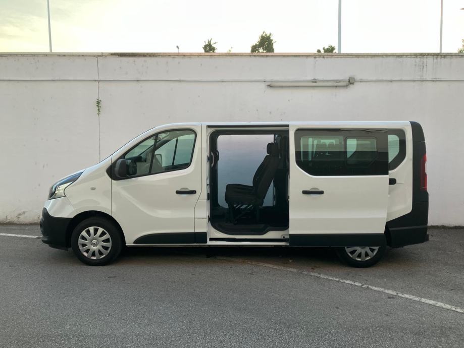 Renault Trafic dCi 120 passenger,reg5/2025, dupla bočna vrata,keyless-