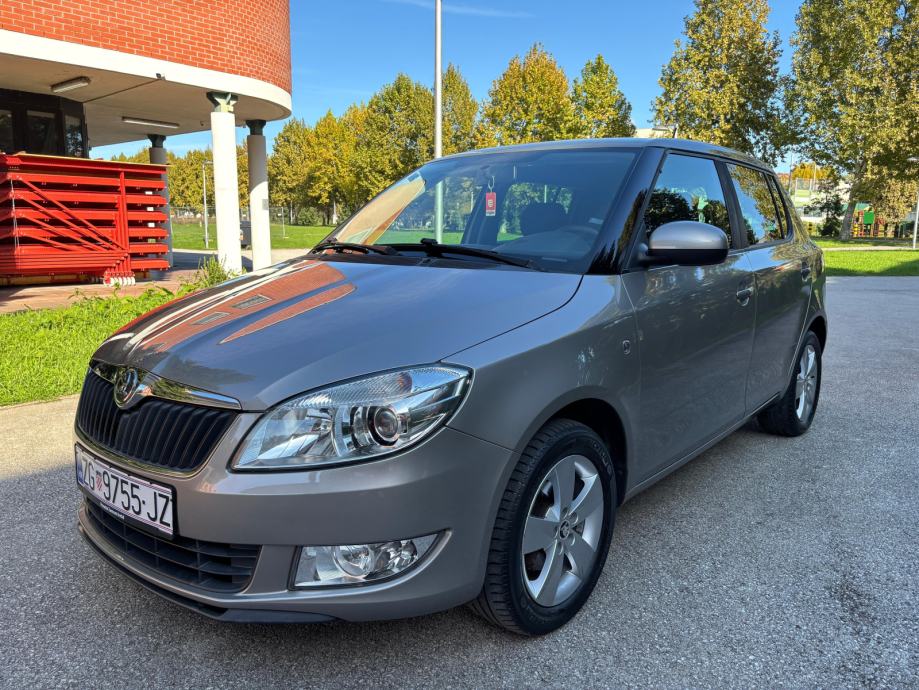 Škoda Fabia 1,2 TSI *REG. 10/25* Autom klima, Tempomat, ODLIČNO STANJE