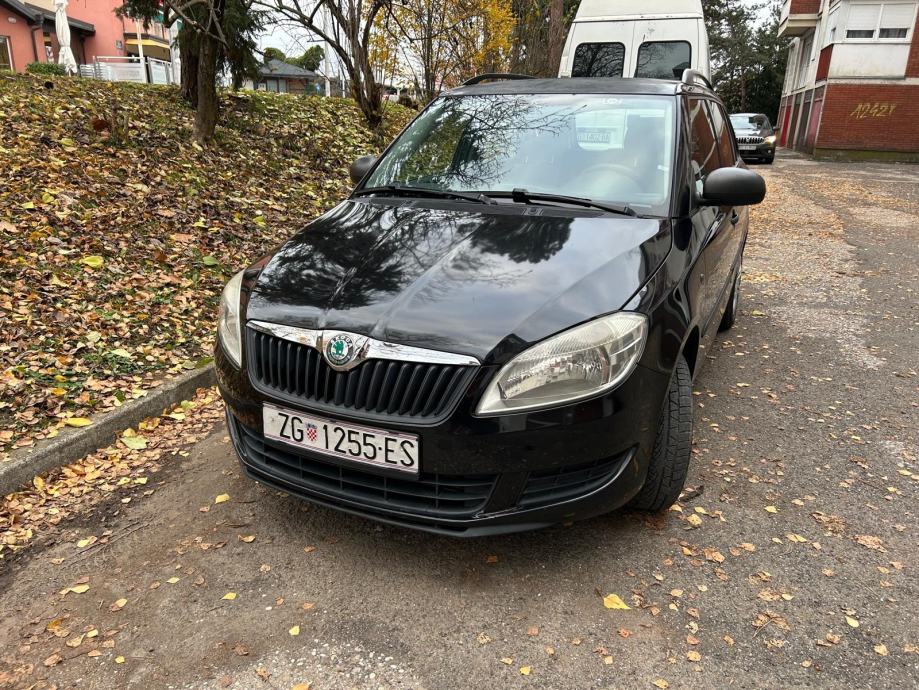 Škoda Fabia Combi 1,6 TDI ** NAPRAVLJEN VELIKI SERVIS** 2012.G