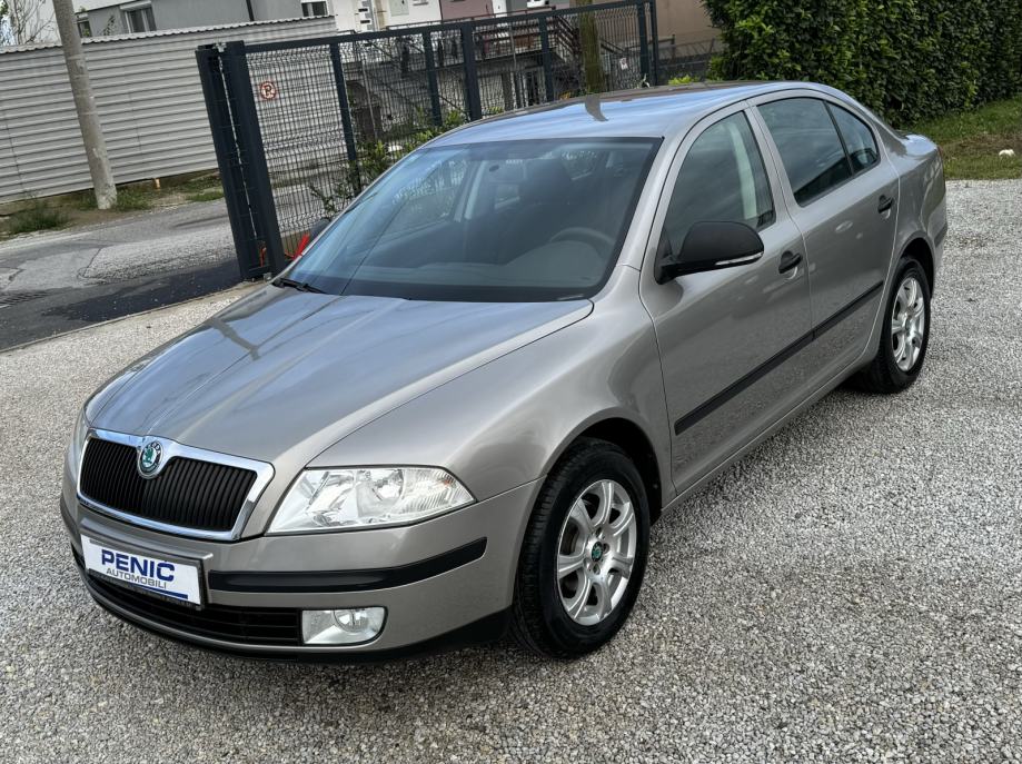 Škoda Octavia 1,6 = 99 000 km = 1. VLASNIK - Kupljen nov u HR