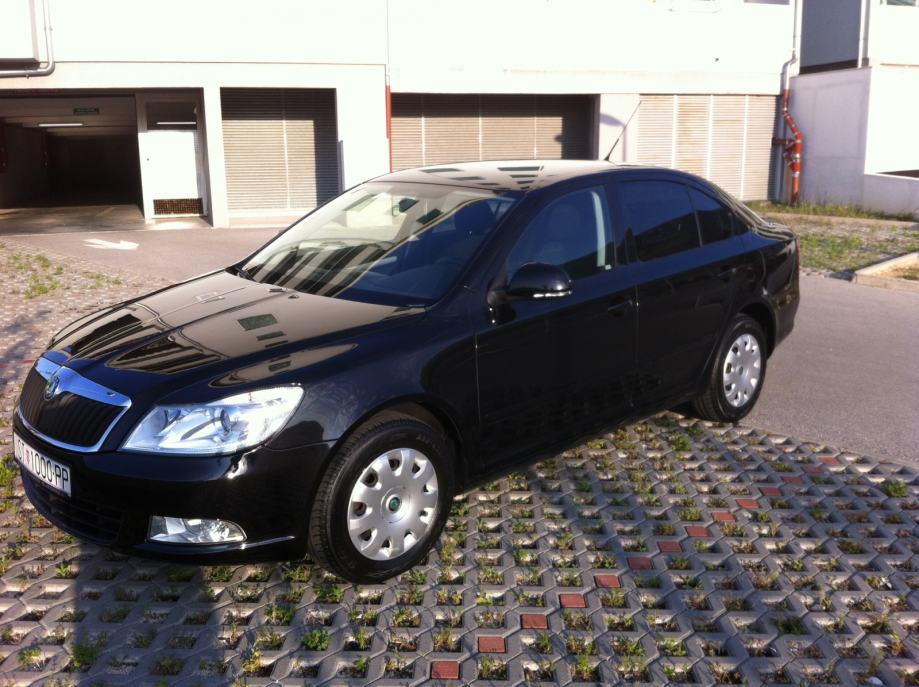 Škoda Octavia 2 facelift 1,9 TDI PD Ambiente crna metalik 10.000€ fiks