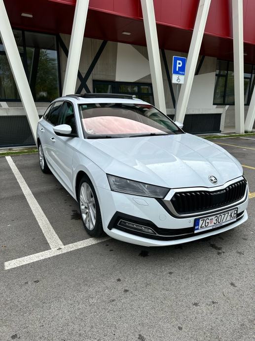 Škoda Octavia 2,0 TDI dsg pano virtual matrix hud canton full