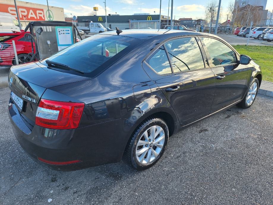 Škoda Octavia 2,0 TDI DSG u sustavu PDV. Nije uvoz