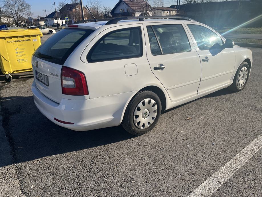 Škoda Octavia Combi 1,6 TDI,2011 god,može obročno plačanje