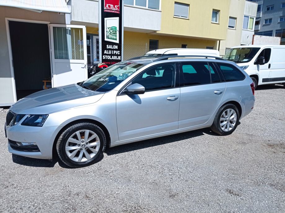 Škoda Octavia Combi  NAVIGACIJA,ALU. FELGE,PARKING SENZOR