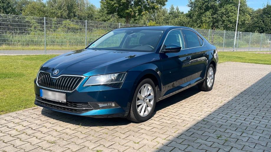 Škoda Superb 2,0 TDI STYLE/XENON/LED/NAVI/KAMERA/RADARI/KUKA/SERVISNA