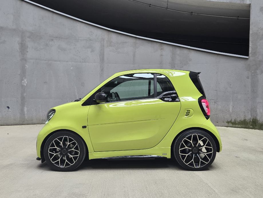 Smart EQ fortwo Brabus Edition EXCL JBL PANO WINTER LIMEGREEN 12/23