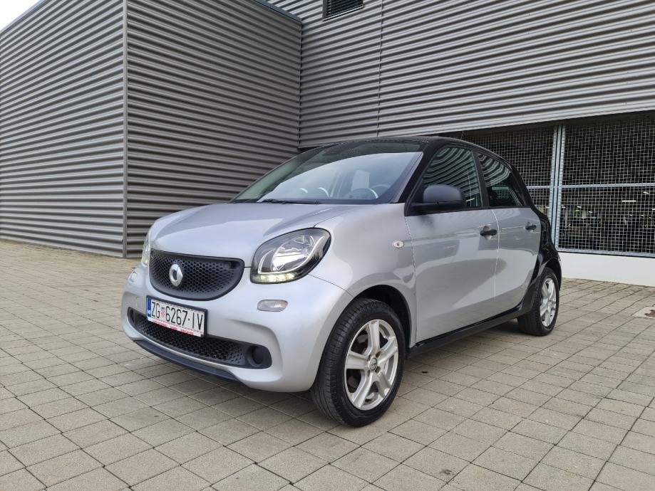 Smart forfour 1.0 / REG 1 GODINU  / 2016 GOD / Servo / 5 vrata /