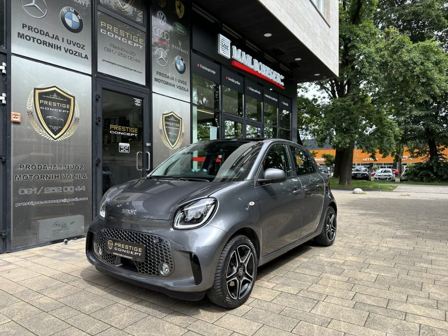 Smart forfour EQ *PASSION*PANORAMA*KAMERA*LED SVJ.*AUTOMATIK*TEMPOMAT*