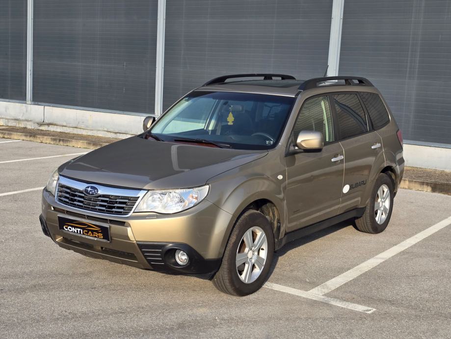 Subaru Forester 2.0 AWD, Auto, Koža, MF volan, Navi, Alu, Reg. 12/2025