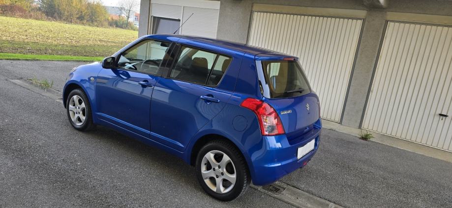 Suzuki Swift 1,3 i   mala potrosnja  sacuvan  kupljen u hr nije uvoz