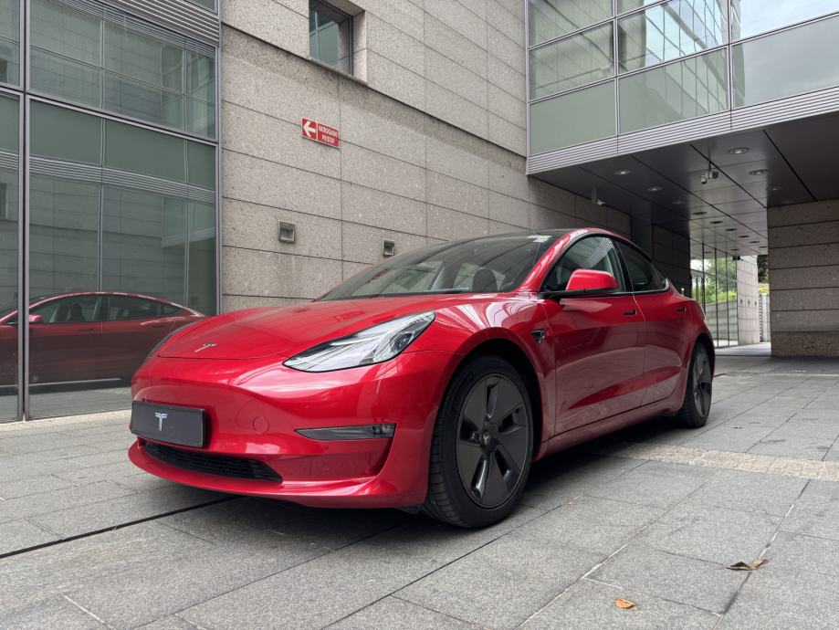 Tesla Model 3 Long Range automatik 2021 - doseg 614km 440ks!!