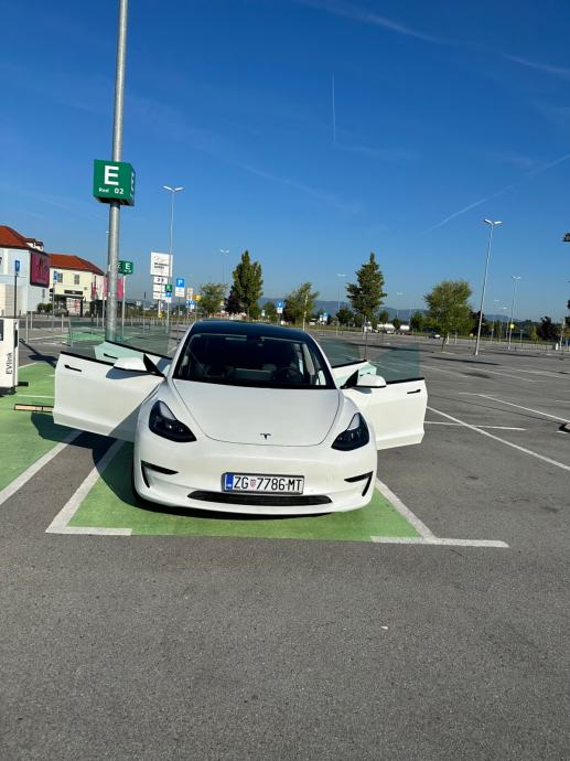 Tesla Model 3 SR+ autopilot