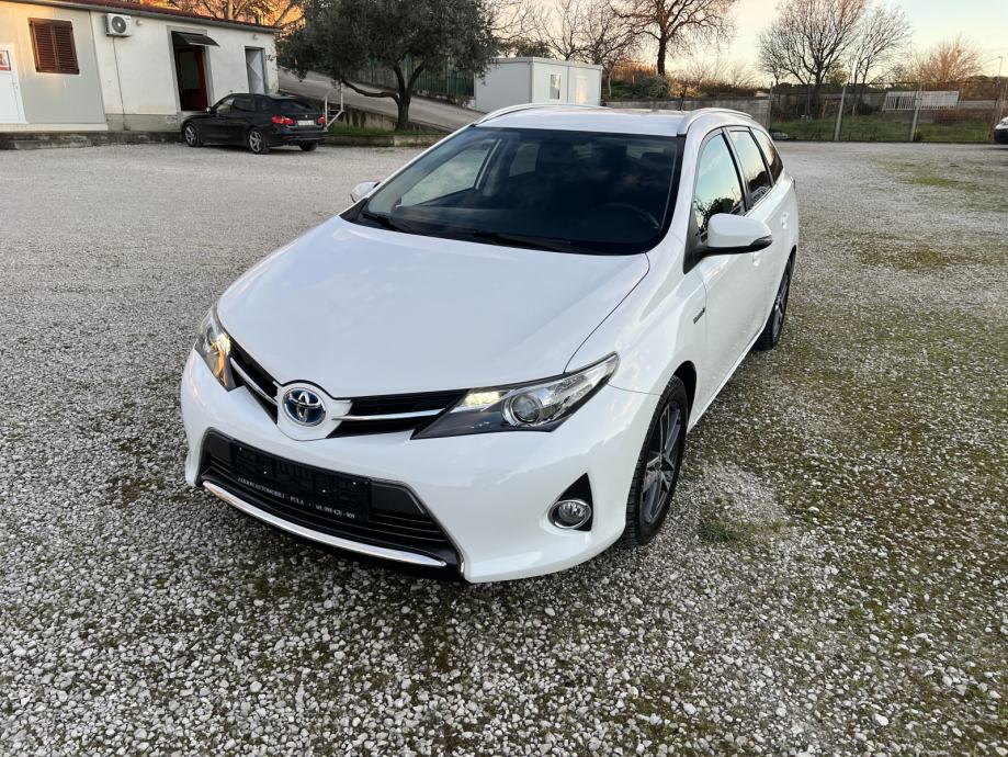 Toyota Auris karavan TS 1,8 VVT-i Sol Hybrid